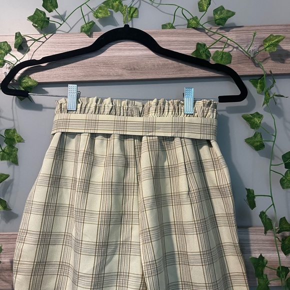 Green Plaid Wide leg/flare tie & elastic pants, soft, summer picnic vibes - Picture 2 of 2